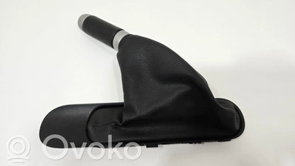 Roktura dekoratīvā apdare – āda/audums