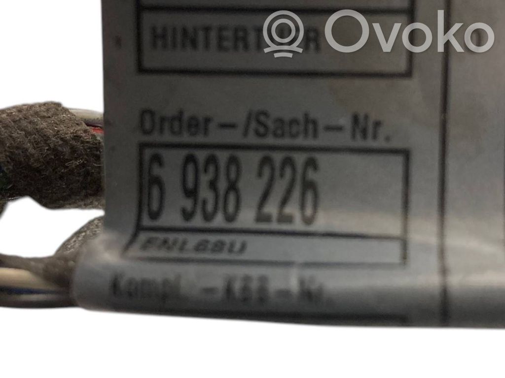 Aizmugurējo durvju vadu instalācija