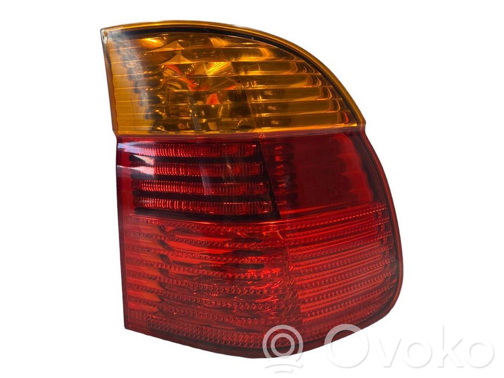 Aizmugurējais lukturis virsbūvē