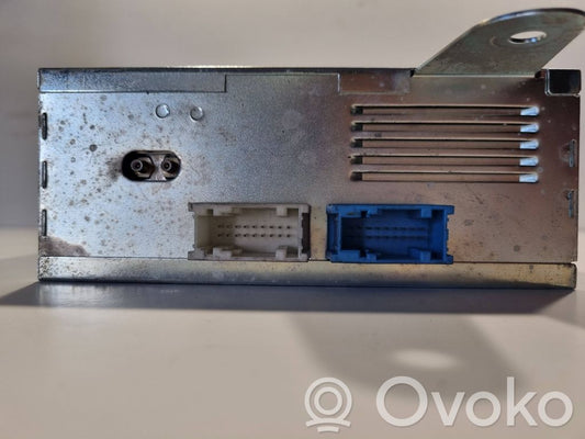 Radio / CD/DVD atskaņotājs / navigācija