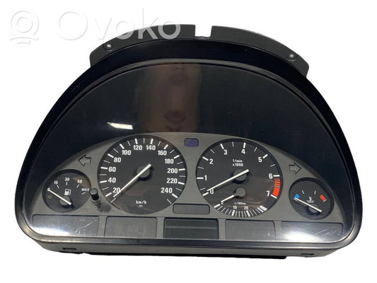 Speedometer (in the instrument panel)