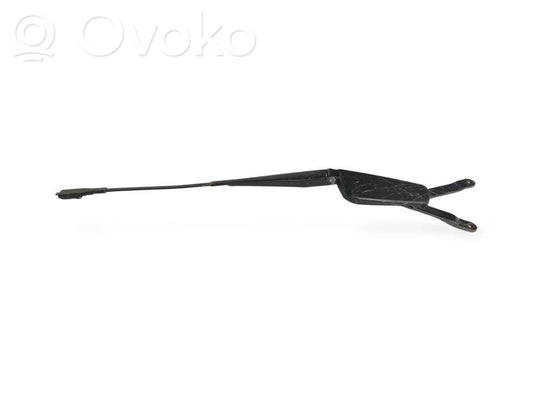 Priekšējā loga tīrītāja kājiņa