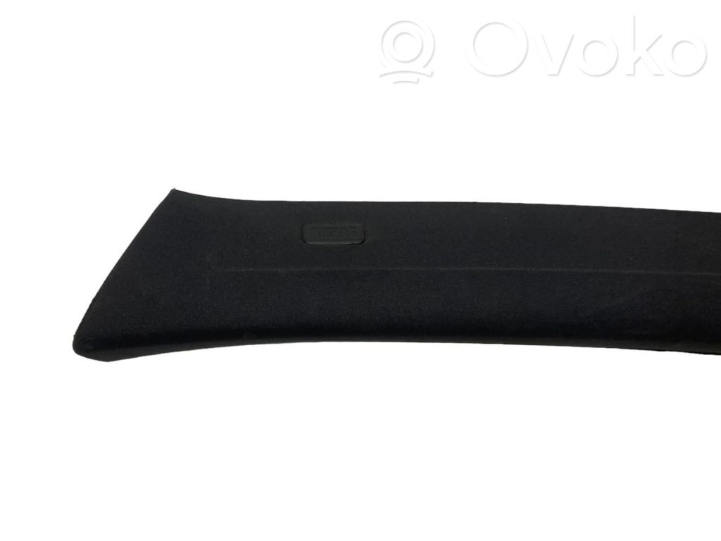 (A) statņa dekoratīvā apdare