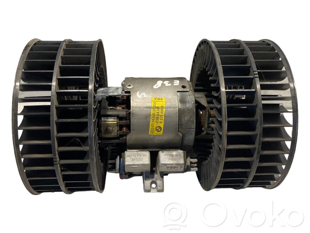 Маленький вентилятор радиатора