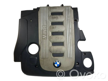 Dzinēja pārsegs (dekoratīva apdare)