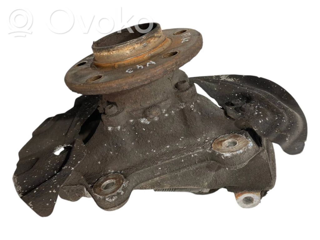 Priekšējā riteņa rumbas vārpstas šarnīrs (stupica, capfa)