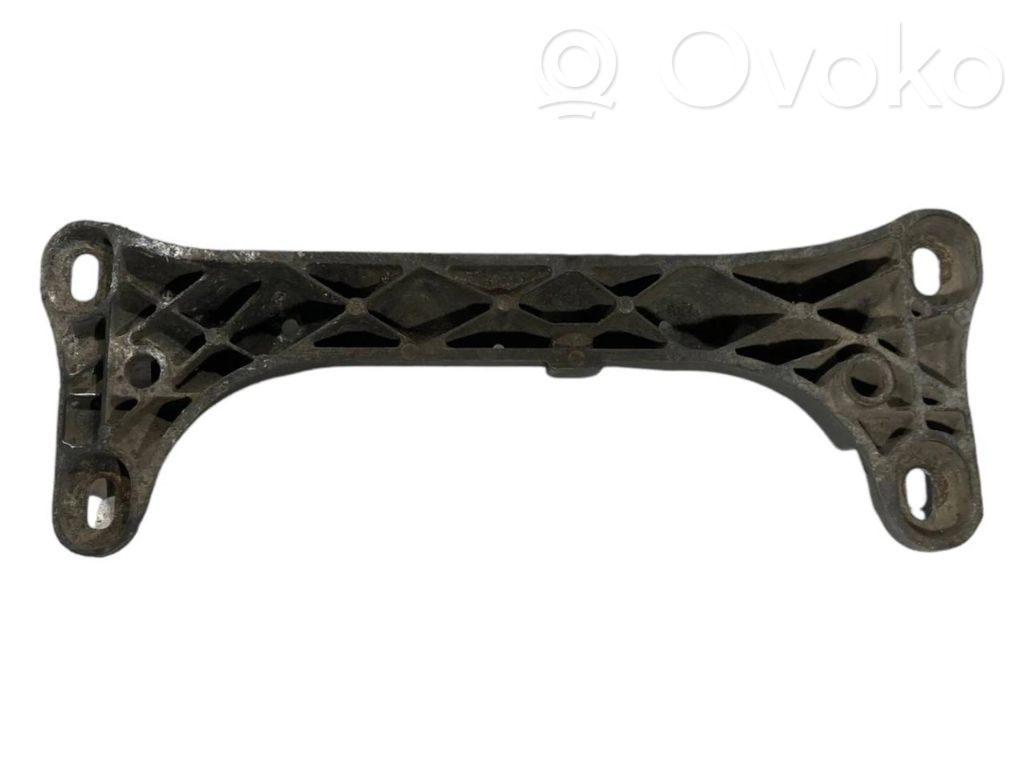 Кронштейн крепления трансмиссии