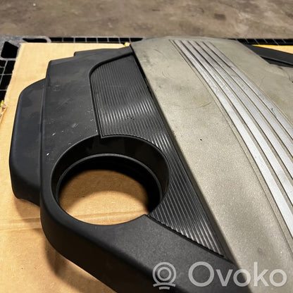 Dzinēja pārsegs (dekoratīva apdare)