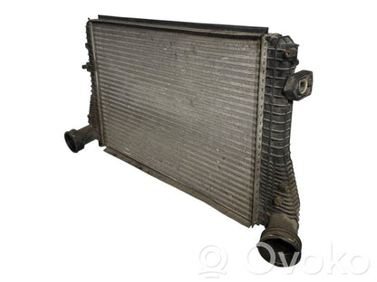 Starpdzesētāja radiators