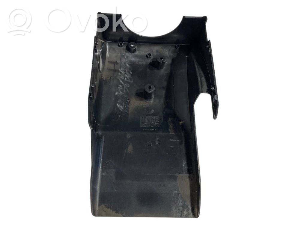 Stūres ass dekoratīvā apdare