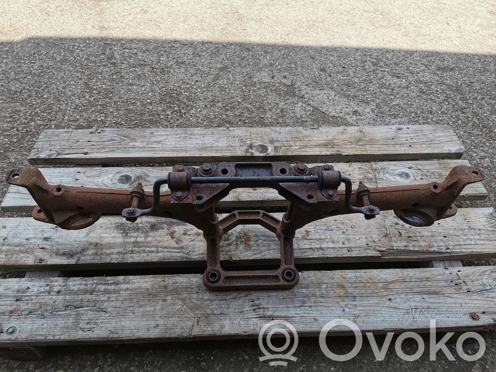 Pusrāmis aizmugurējais / priekšējais