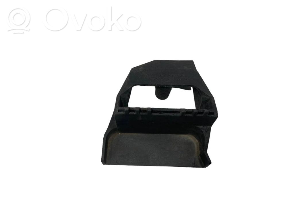 Radiator(s) holder/bracket
