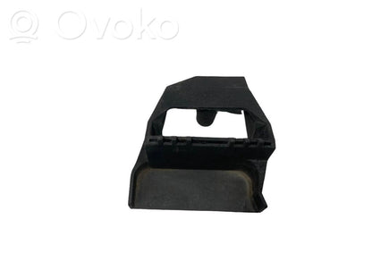 Radiator(s) holder/bracket