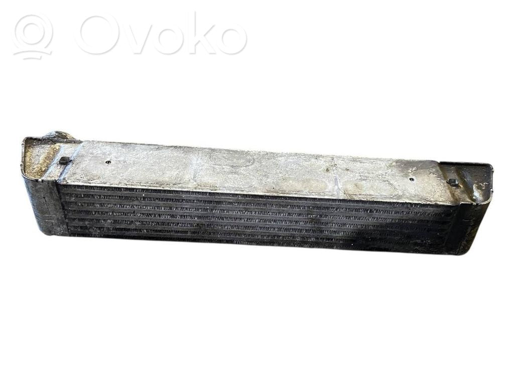 Starpdzesētāja radiators