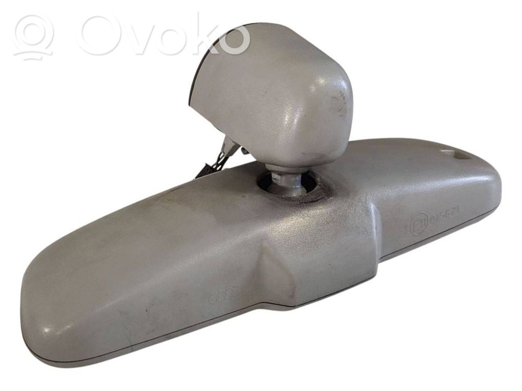 Atpakaļskata spogulis (salonā)
