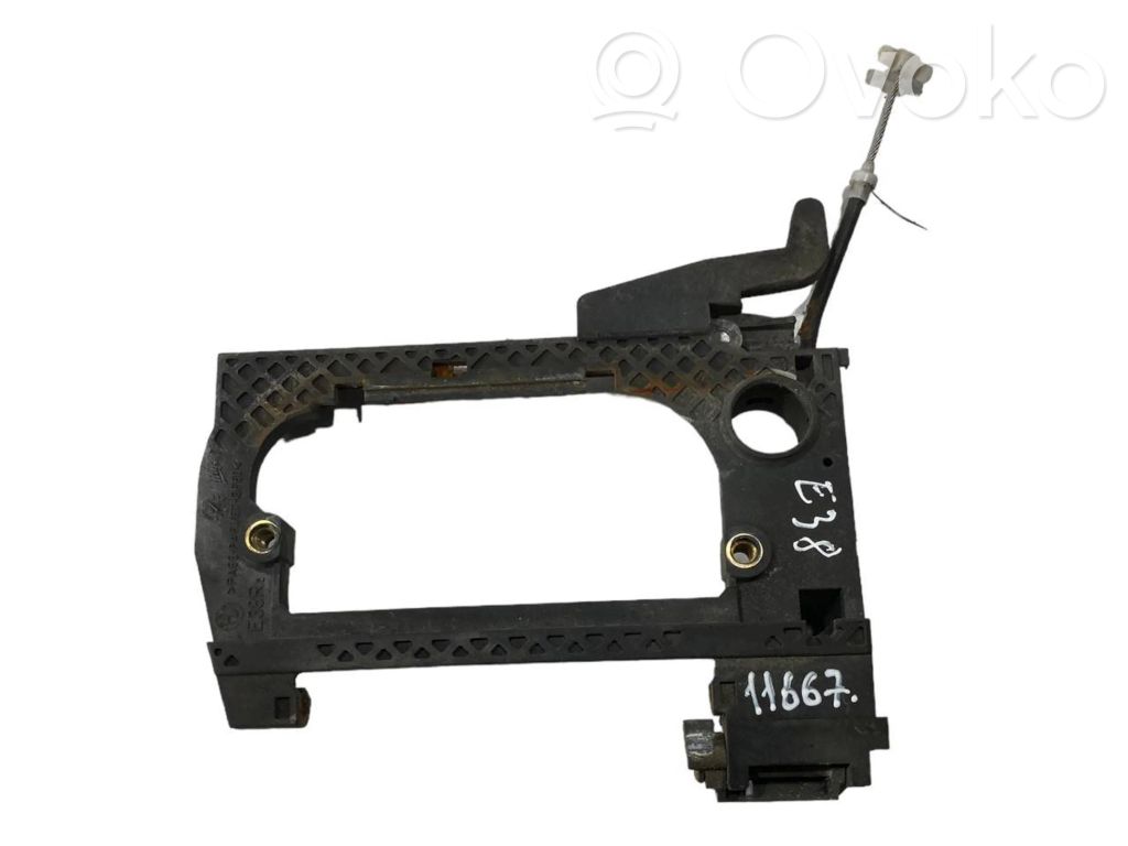 Holder/bracket for external opening handle at the front