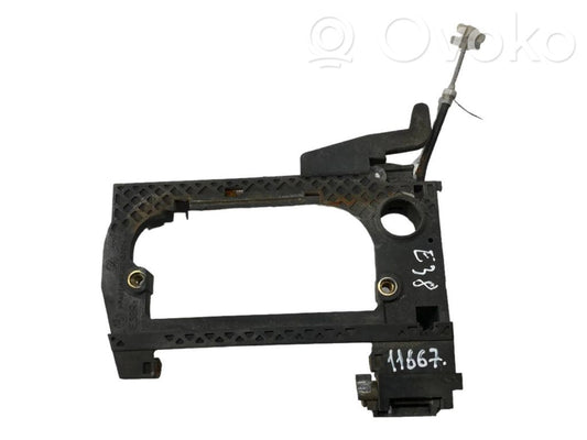 Holder/bracket for external opening handle at the front