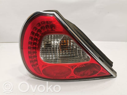 Aizmugurējais lukturis virsbūvē