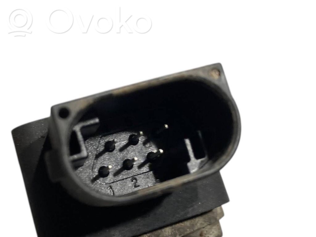 Augstuma sensors (priekšējo lukturu)