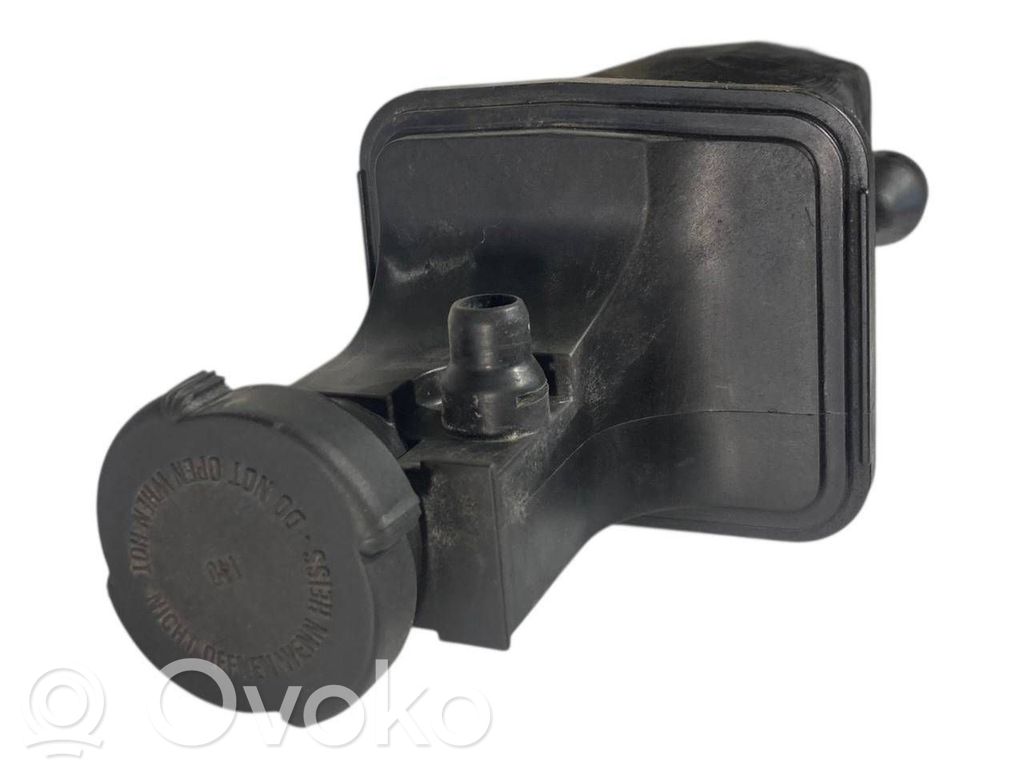 Dzesēšanas šķidruma izplešanās tvertne