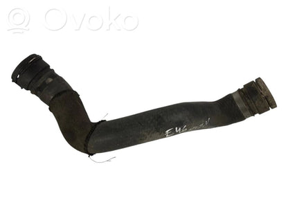 Caurulīte (-es) / šļūtene (-es)