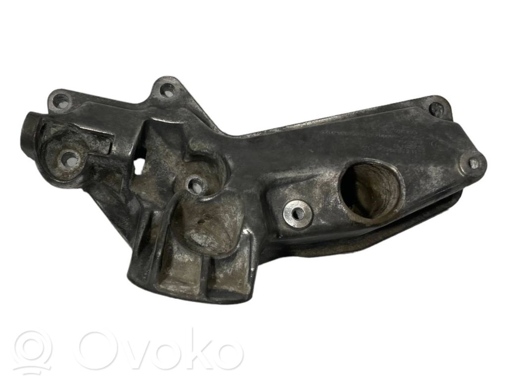 Dzinēja nostiprināšanas stiprinājums-kronšteins