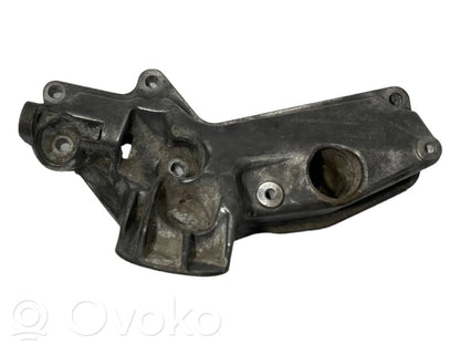 Dzinēja nostiprināšanas stiprinājums-kronšteins