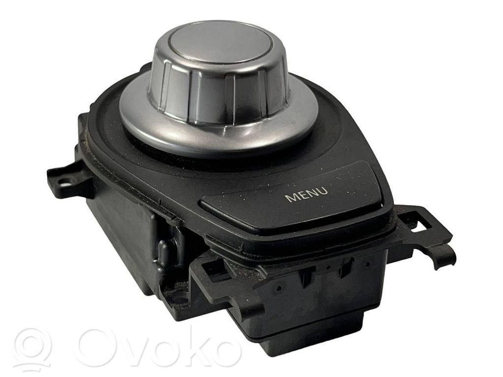 Multimediju kontrolieris