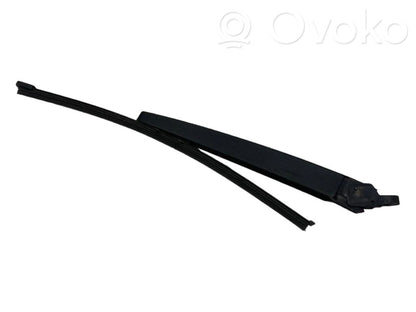 Rear window wiper arm