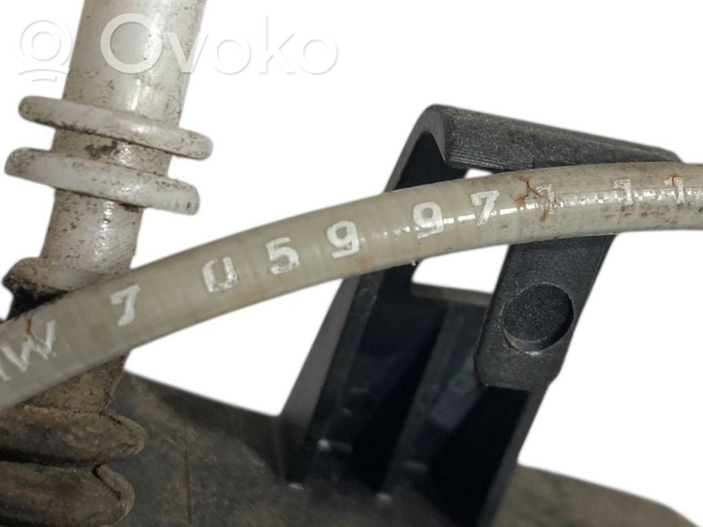 Priekšpusē turētājs / kronšteins ārējam atvēršanas rokturim