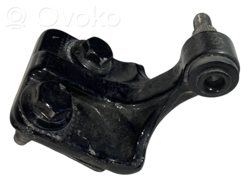 Aizmugurē augšējā vira (eņģe)