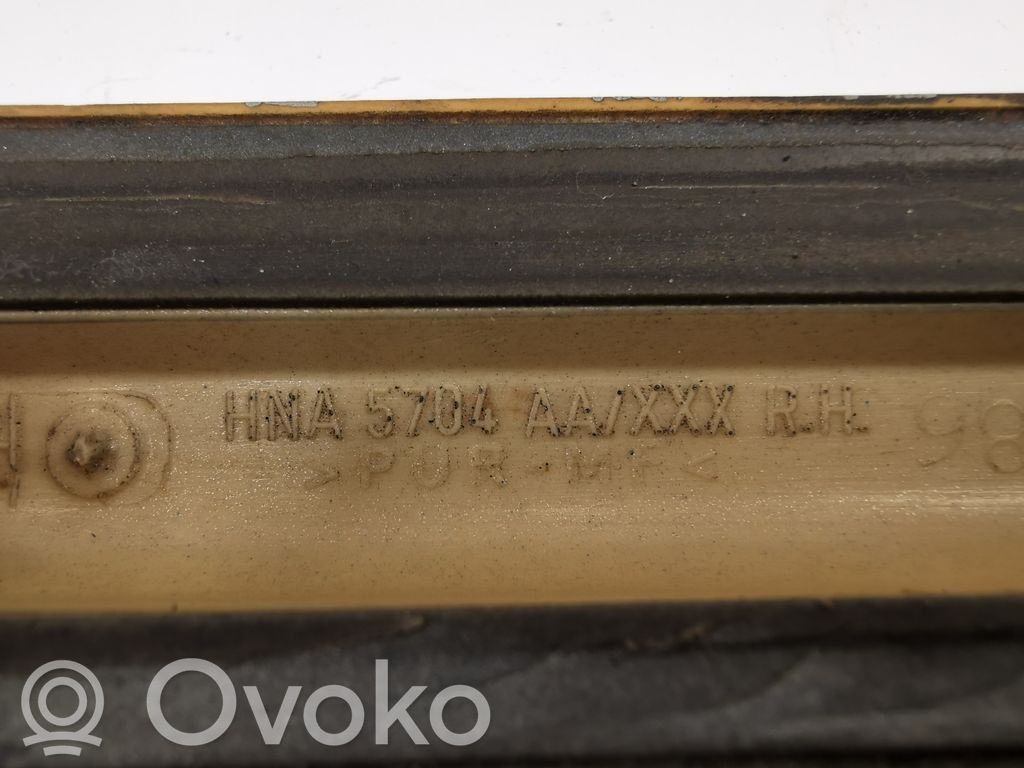 Spārna dekoratīvā apdare (moldings)