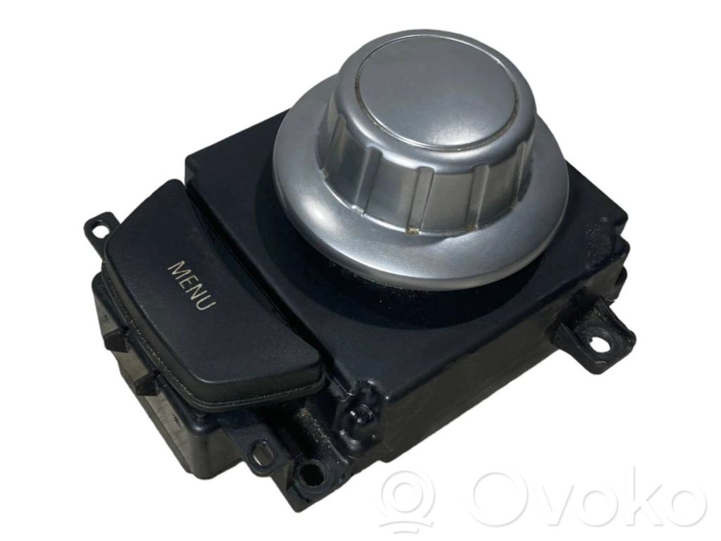 Multimediju kontrolieris