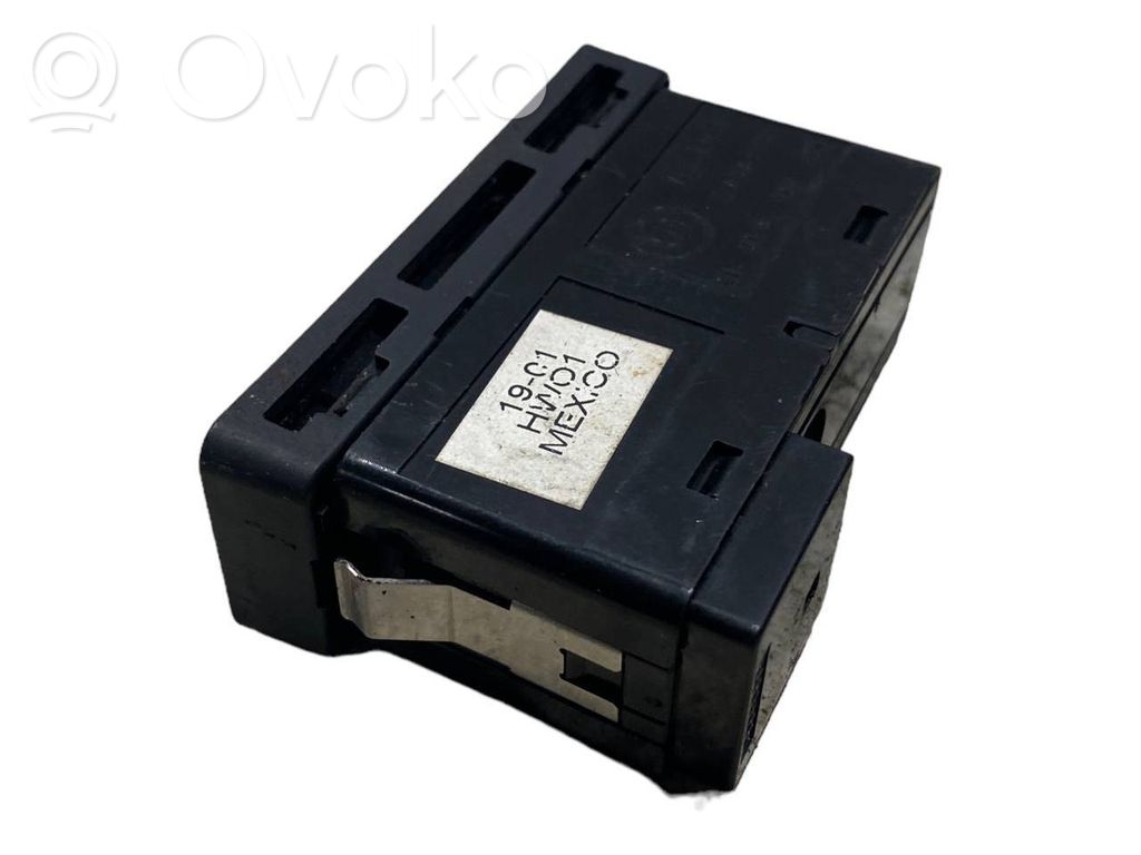 Avārijas lukturu slēdzis