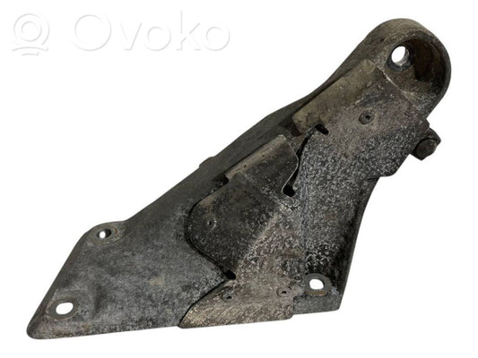 Engine mounting bracket