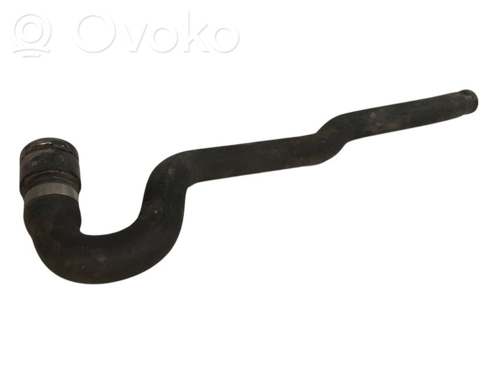 Caurulīte (-es) / šļūtene (-es)