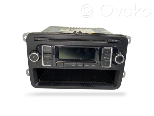 Radio / CD/DVD atskaņotājs / navigācija