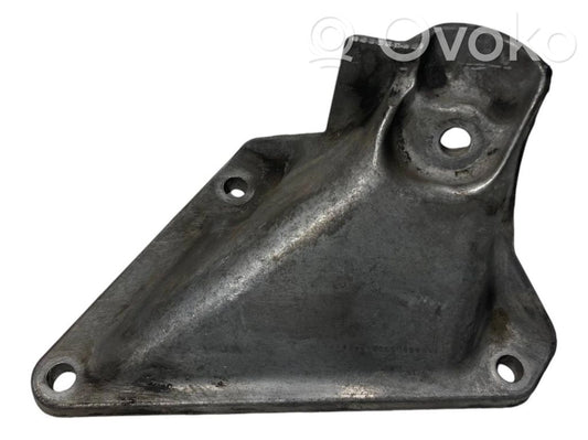 Engine mounting bracket