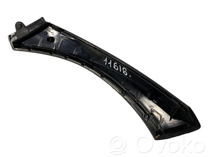 Closing handle / decorative trim