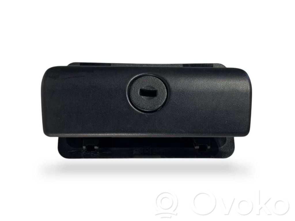 Mantu nodalījuma slēdzene