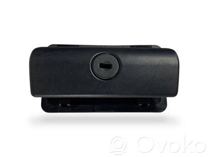 Mantu nodalījuma slēdzene