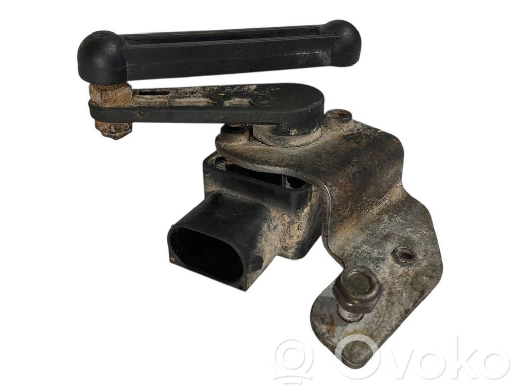 Augstuma sensors (priekšējo lukturu)