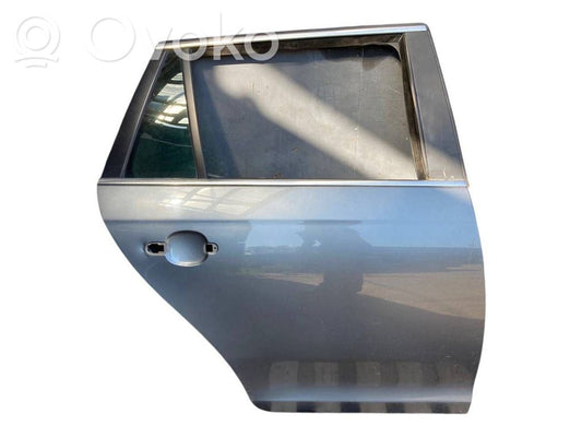 Aizmugurējās durvis