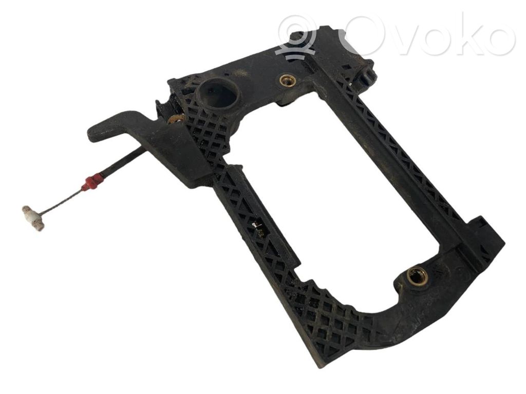 Holder/bracket for external opening handle at the front