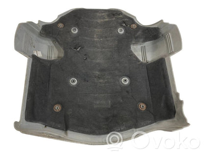 Dzinēja pārsegs (dekoratīva apdare)