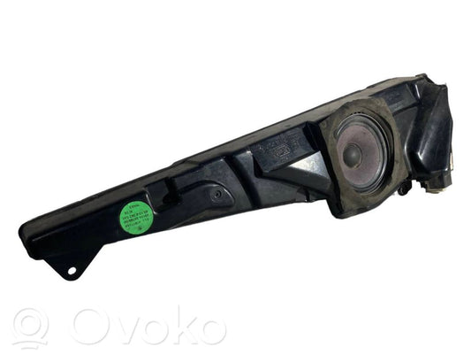 Skaļrunis (-i) priekšējās durvīs