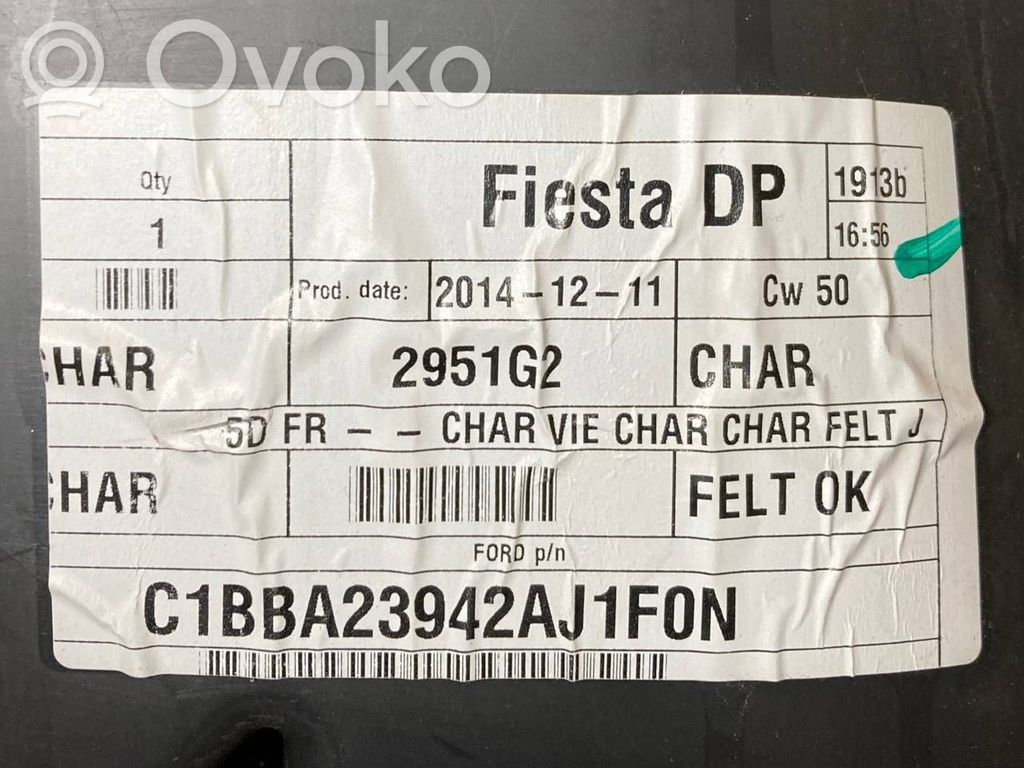 Priekšējo durvju apdare