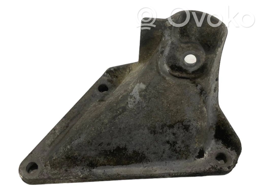 Dzinēja nostiprināšanas stiprinājums-kronšteins