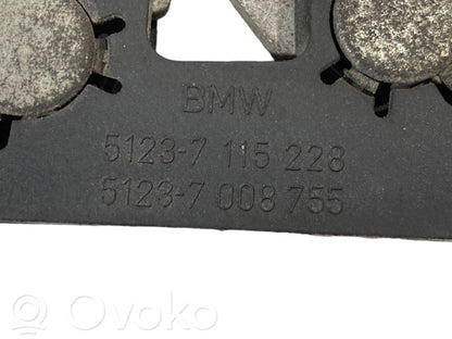 Dzinēja pārsega slēdzene