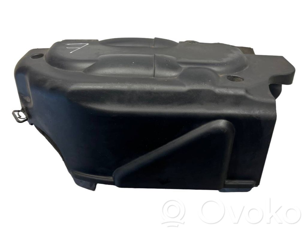 Engine cover (decorative trim)